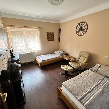 Feher Galamb Apartman Gyál Εξωτερικό φωτογραφία