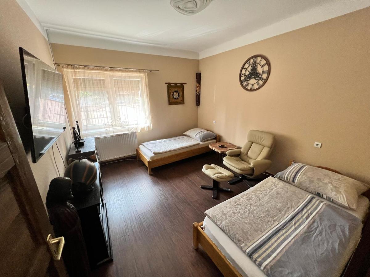Feher Galamb Apartman Gyál Εξωτερικό φωτογραφία